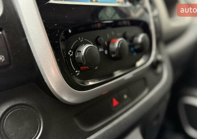 Серый Рено Трафик, объемом двигателя 1.6 л и пробегом 231 тыс. км за 16950 $, фото 21 на Automoto.ua