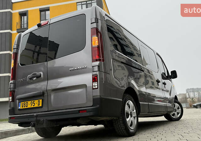 Серый Рено Трафик, объемом двигателя 1.6 л и пробегом 231 тыс. км за 16950 $, фото 15 на Automoto.ua