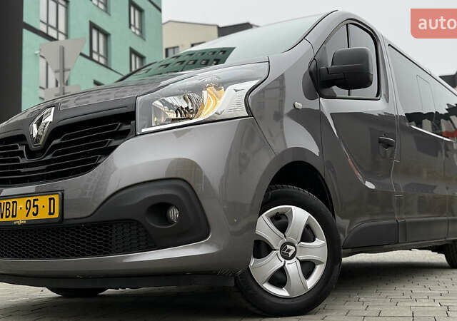 Серый Рено Трафик, объемом двигателя 1.6 л и пробегом 231 тыс. км за 16950 $, фото 8 на Automoto.ua