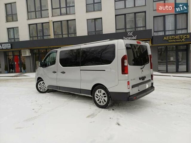 Серый Рено Трафик, объемом двигателя 1.6 л и пробегом 190 тыс. км за 18000 $, фото 4 на Automoto.ua