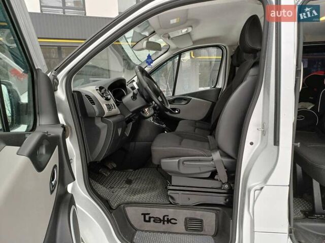 Серый Рено Трафик, объемом двигателя 1.6 л и пробегом 190 тыс. км за 18000 $, фото 8 на Automoto.ua