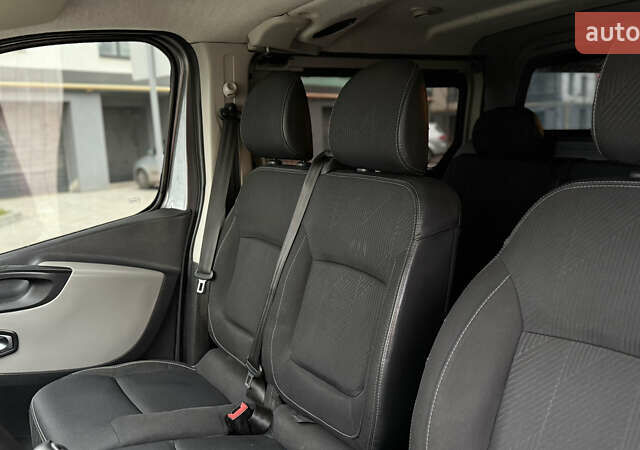 Серый Рено Трафик, объемом двигателя 1.6 л и пробегом 231 тыс. км за 16950 $, фото 19 на Automoto.ua