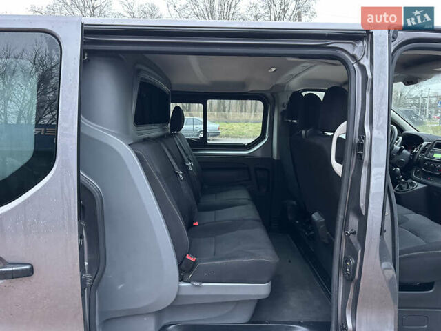 Серый Рено Трафик, объемом двигателя 1.6 л и пробегом 195 тыс. км за 17250 $, фото 23 на Automoto.ua