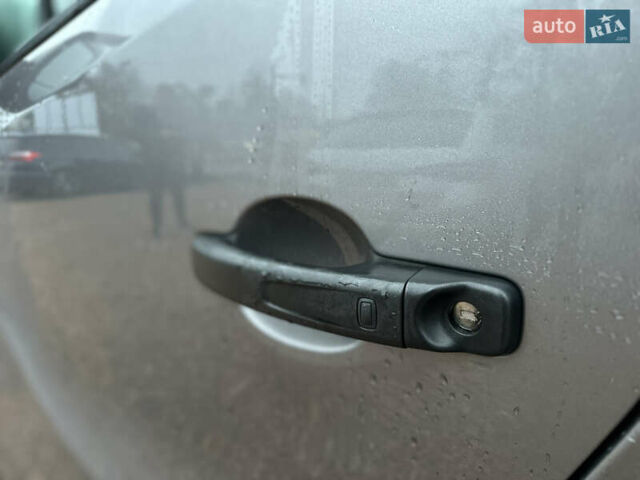 Серый Рено Трафик, объемом двигателя 1.6 л и пробегом 195 тыс. км за 17250 $, фото 5 на Automoto.ua