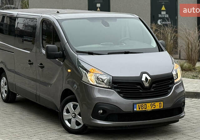 Серый Рено Трафик, объемом двигателя 1.6 л и пробегом 231 тыс. км за 16950 $, фото 3 на Automoto.ua
