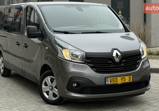 Серый Рено Трафик, объемом двигателя 1.6 л и пробегом 231 тыс. км за 16950 $, фото 5 на Automoto.ua
