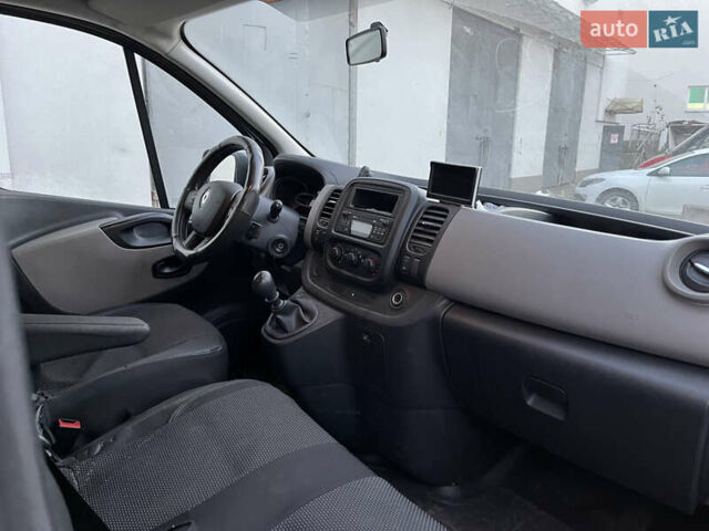 Сірий Рено Трафік, об'ємом двигуна 1.6 л та пробігом 68 тис. км за 25600 $, фото 5 на Automoto.ua