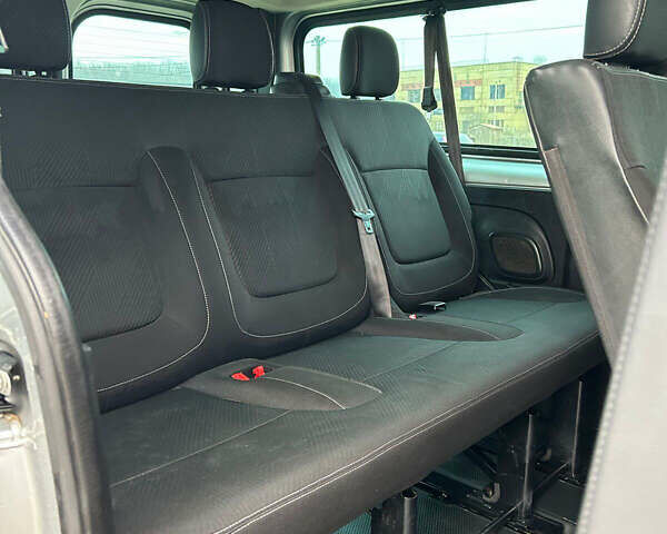 Серый Рено Трафик, объемом двигателя 1.6 л и пробегом 198 тыс. км за 15500 $, фото 13 на Automoto.ua