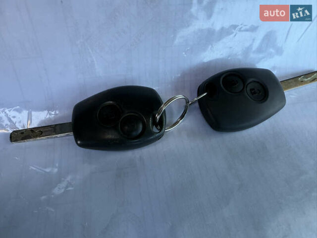 Серый Рено Трафик, объемом двигателя 1.6 л и пробегом 185 тыс. км за 18500 $, фото 68 на Automoto.ua