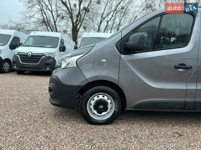 Серый Рено Трафик, объемом двигателя 1.6 л и пробегом 195 тыс. км за 17500 $, фото 4 на Automoto.ua