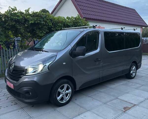 Серый Рено Трафик, объемом двигателя 0 л и пробегом 255 тыс. км за 17500 $, фото 4 на Automoto.ua