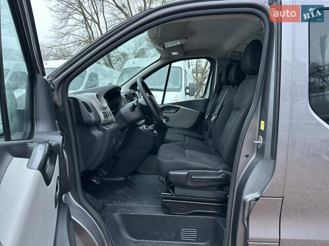 Серый Рено Трафик, объемом двигателя 1.6 л и пробегом 195 тыс. км за 17500 $, фото 13 на Automoto.ua