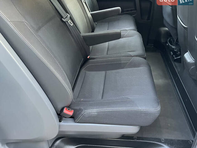 Серый Рено Трафик, объемом двигателя 0 л и пробегом 257 тыс. км за 15800 $, фото 36 на Automoto.ua