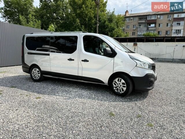 Серый Рено Трафик, объемом двигателя 1.6 л и пробегом 240 тыс. км за 15550 $, фото 4 на Automoto.ua