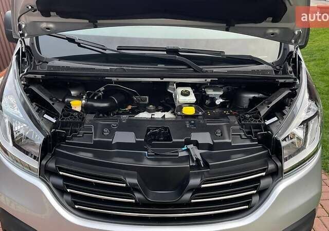 Серый Рено Трафик, объемом двигателя 1.6 л и пробегом 171 тыс. км за 19900 $, фото 24 на Automoto.ua