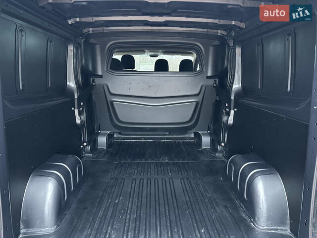 Сірий Рено Трафік, об'ємом двигуна 1.6 л та пробігом 195 тис. км за 17000 $, фото 26 на Automoto.ua