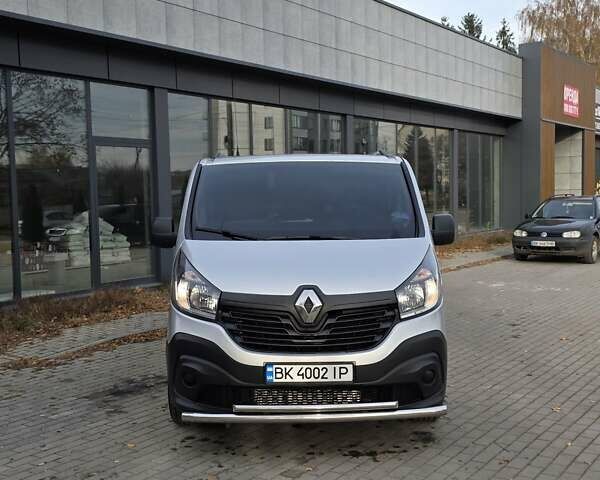 Сірий Рено Трафік, об'ємом двигуна 1.6 л та пробігом 225 тис. км за 24351 $, фото 4 на Automoto.ua