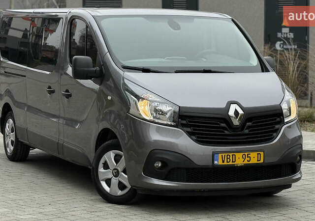 Серый Рено Трафик, объемом двигателя 1.6 л и пробегом 231 тыс. км за 16950 $, фото 1 на Automoto.ua