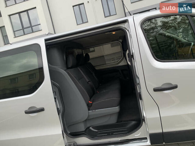 Серый Рено Трафик, объемом двигателя 1.6 л и пробегом 248 тыс. км за 16950 $, фото 19 на Automoto.ua