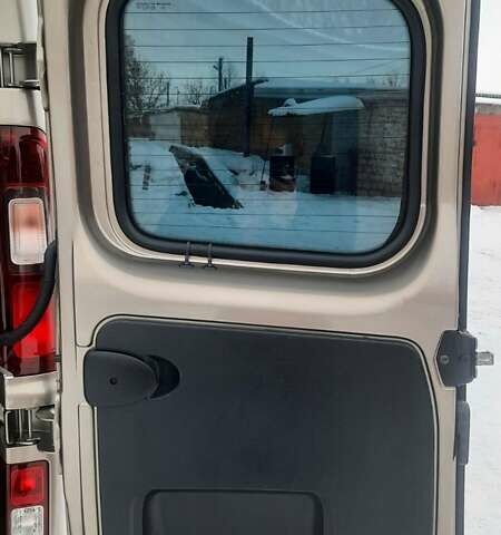 Сірий Рено Трафік, об'ємом двигуна 1.6 л та пробігом 237 тис. км за 19300 $, фото 46 на Automoto.ua