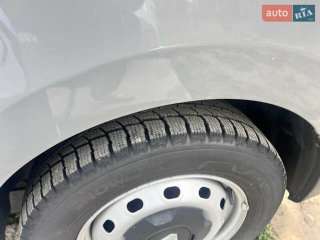 Серый Рено Трафик, объемом двигателя 1.6 л и пробегом 204 тыс. км за 16900 $, фото 8 на Automoto.ua