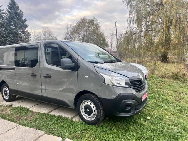 Серый Рено Трафик, объемом двигателя 1.6 л и пробегом 204 тыс. км за 16900 $, фото 2 на Automoto.ua