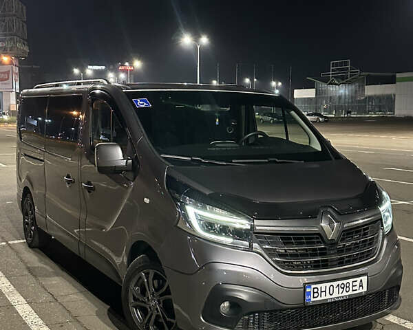 Серый Рено Трафик, объемом двигателя 2 л и пробегом 157 тыс. км за 27300 $, фото 6 на Automoto.ua
