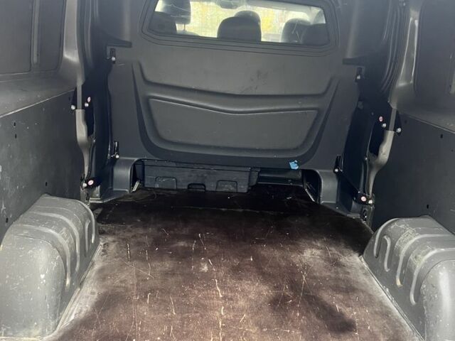 Серый Рено Трафик, объемом двигателя 1.6 л и пробегом 204 тыс. км за 16900 $, фото 11 на Automoto.ua