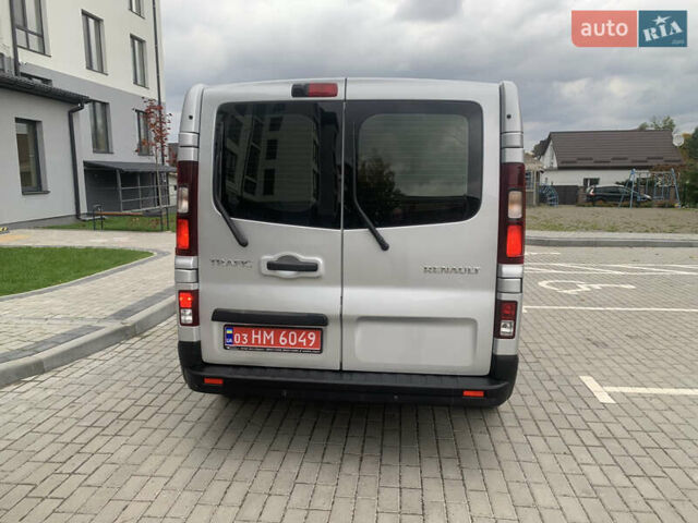 Серый Рено Трафик, объемом двигателя 1.6 л и пробегом 248 тыс. км за 16950 $, фото 6 на Automoto.ua
