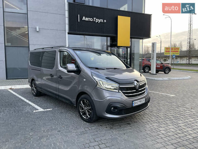 Серый Рено Трафик, объемом двигателя 2 л и пробегом 157 тыс. км за 27300 $, фото 17 на Automoto.ua