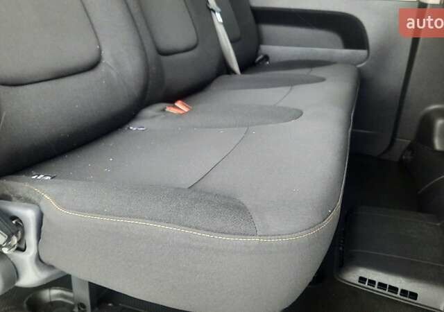 Сірий Рено Трафік, об'ємом двигуна 1.6 л та пробігом 237 тис. км за 19300 $, фото 36 на Automoto.ua