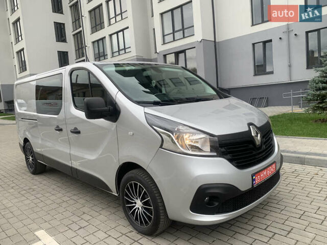 Серый Рено Трафик, объемом двигателя 1.6 л и пробегом 248 тыс. км за 16950 $, фото 1 на Automoto.ua