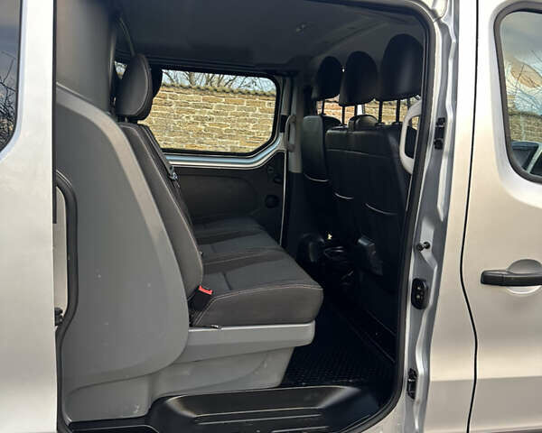 Серый Рено Трафик, объемом двигателя 1.6 л и пробегом 167 тыс. км за 18500 $, фото 26 на Automoto.ua