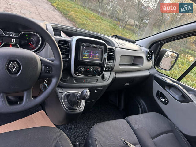 Серый Рено Трафик, объемом двигателя 1.6 л и пробегом 167 тыс. км за 18500 $, фото 17 на Automoto.ua
