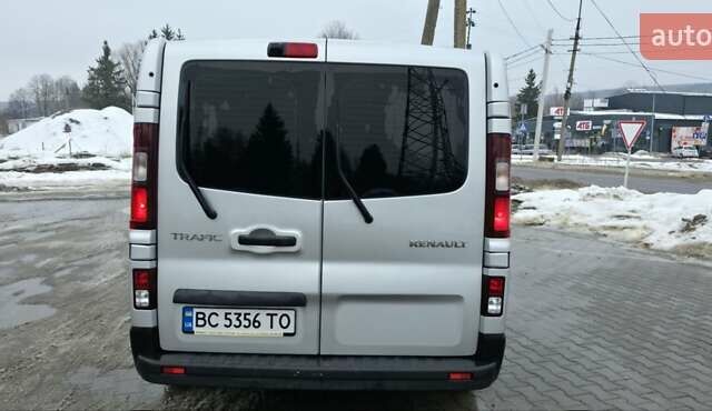 Серый Рено Трафик, объемом двигателя 2 л и пробегом 335 тыс. км за 30000 $, фото 12 на Automoto.ua