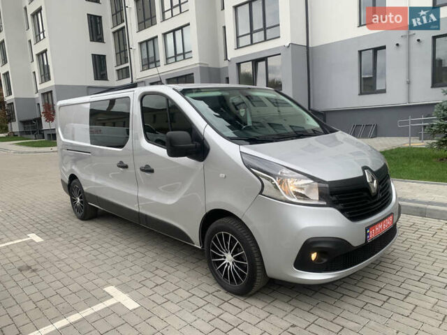 Серый Рено Трафик, объемом двигателя 1.6 л и пробегом 248 тыс. км за 16950 $, фото 2 на Automoto.ua