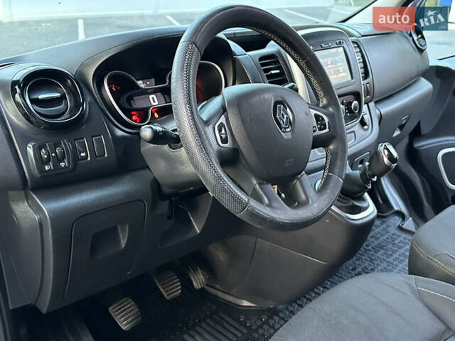 Серый Рено Трафик, объемом двигателя 2 л и пробегом 157 тыс. км за 27300 $, фото 42 на Automoto.ua