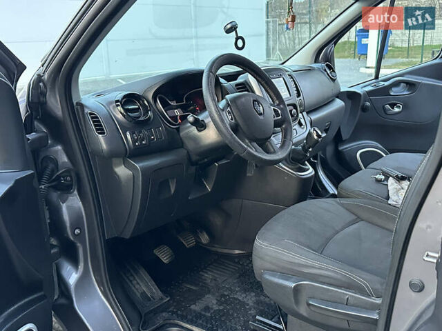 Серый Рено Трафик, объемом двигателя 2 л и пробегом 157 тыс. км за 27300 $, фото 40 на Automoto.ua
