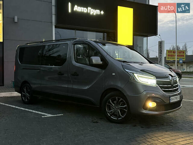 Серый Рено Трафик, объемом двигателя 2 л и пробегом 157 тыс. км за 27300 $, фото 19 на Automoto.ua