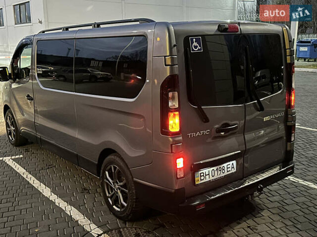 Серый Рено Трафик, объемом двигателя 2 л и пробегом 157 тыс. км за 27300 $, фото 10 на Automoto.ua