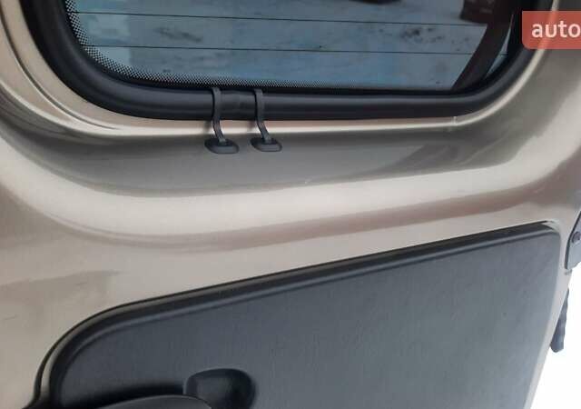 Сірий Рено Трафік, об'ємом двигуна 1.6 л та пробігом 237 тис. км за 19300 $, фото 48 на Automoto.ua