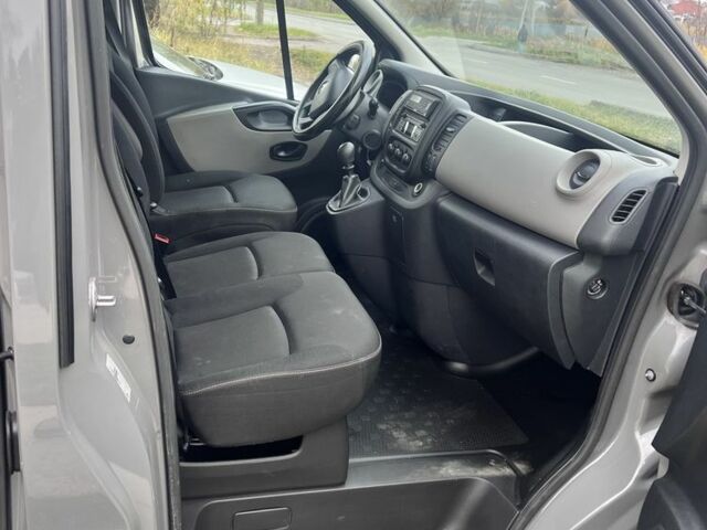 Серый Рено Трафик, объемом двигателя 1.6 л и пробегом 204 тыс. км за 16900 $, фото 5 на Automoto.ua