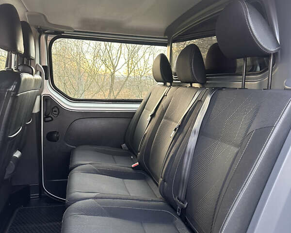 Серый Рено Трафик, объемом двигателя 1.6 л и пробегом 167 тыс. км за 18500 $, фото 19 на Automoto.ua