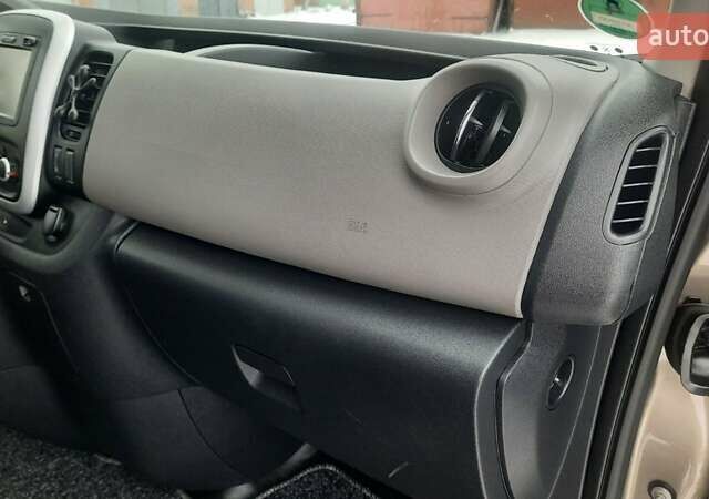 Сірий Рено Трафік, об'ємом двигуна 1.6 л та пробігом 237 тис. км за 19300 $, фото 29 на Automoto.ua