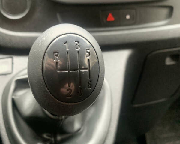 Серый Рено Трафик, объемом двигателя 1.6 л и пробегом 248 тыс. км за 16950 $, фото 11 на Automoto.ua