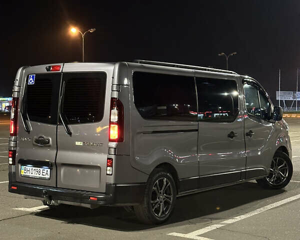 Серый Рено Трафик, объемом двигателя 2 л и пробегом 157 тыс. км за 27300 $, фото 22 на Automoto.ua