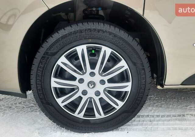 Сірий Рено Трафік, об'ємом двигуна 1.6 л та пробігом 237 тис. км за 19300 $, фото 8 на Automoto.ua