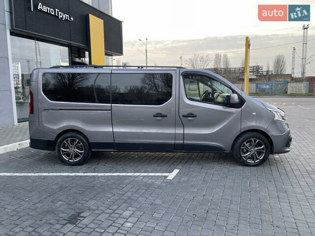 Серый Рено Трафик, объемом двигателя 2 л и пробегом 157 тыс. км за 27300 $, фото 18 на Automoto.ua