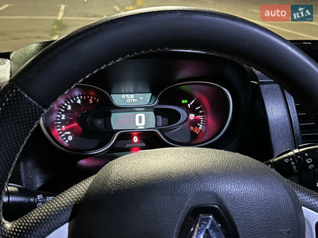 Серый Рено Трафик, объемом двигателя 2 л и пробегом 157 тыс. км за 27300 $, фото 46 на Automoto.ua