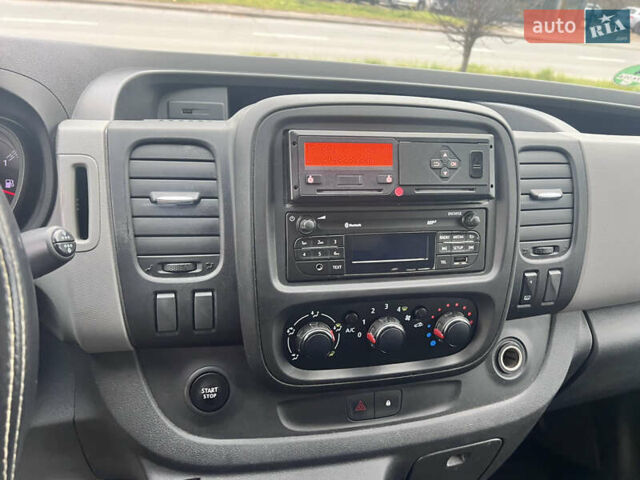 Серый Рено Трафик, объемом двигателя 1.6 л и пробегом 204 тыс. км за 16900 $, фото 11 на Automoto.ua